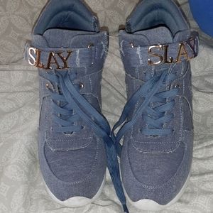 Hightop, slight heel, denim sneakers